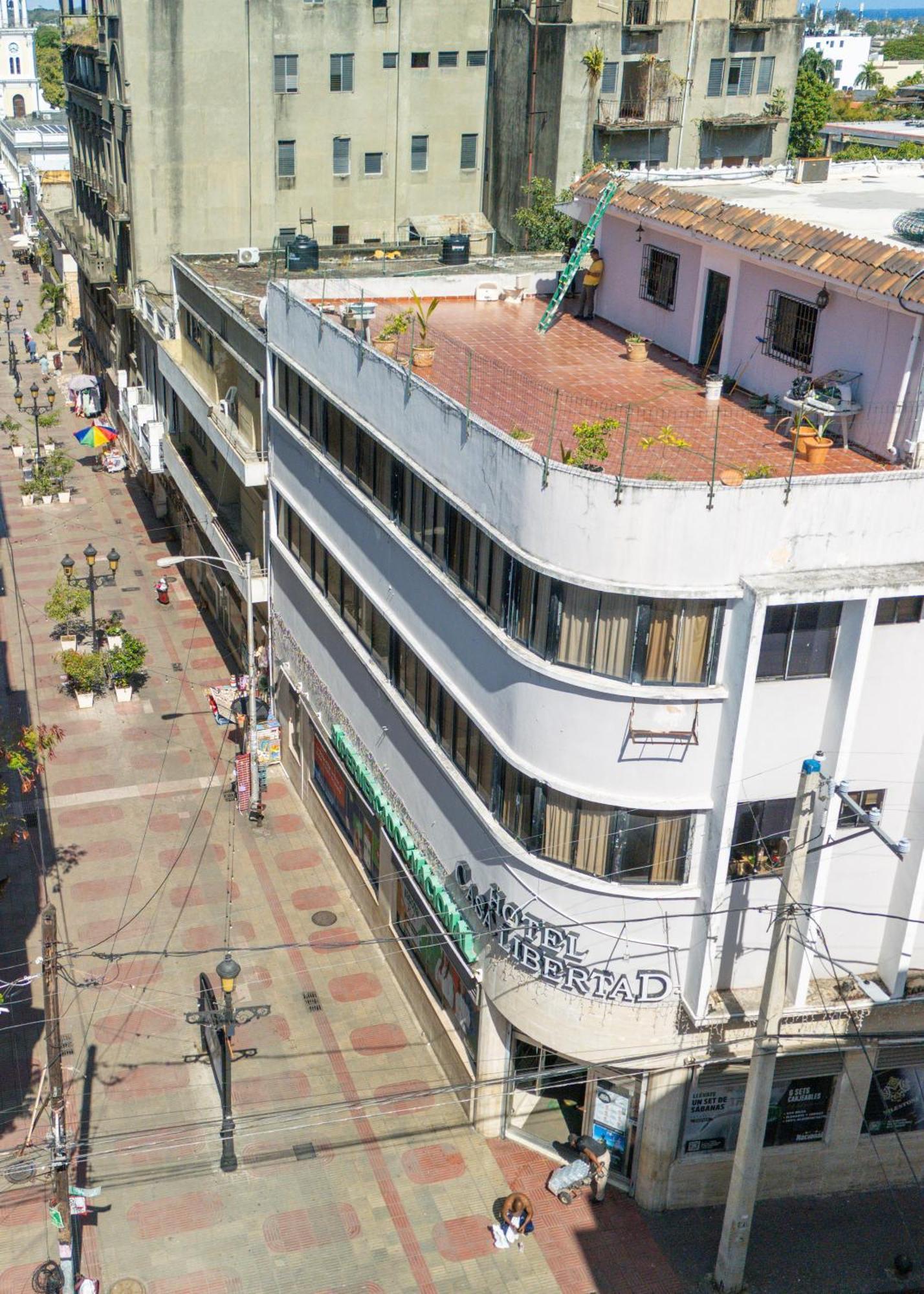 Hotel Libertad At Historic Main Street Санто-Доминго Экстерьер фото