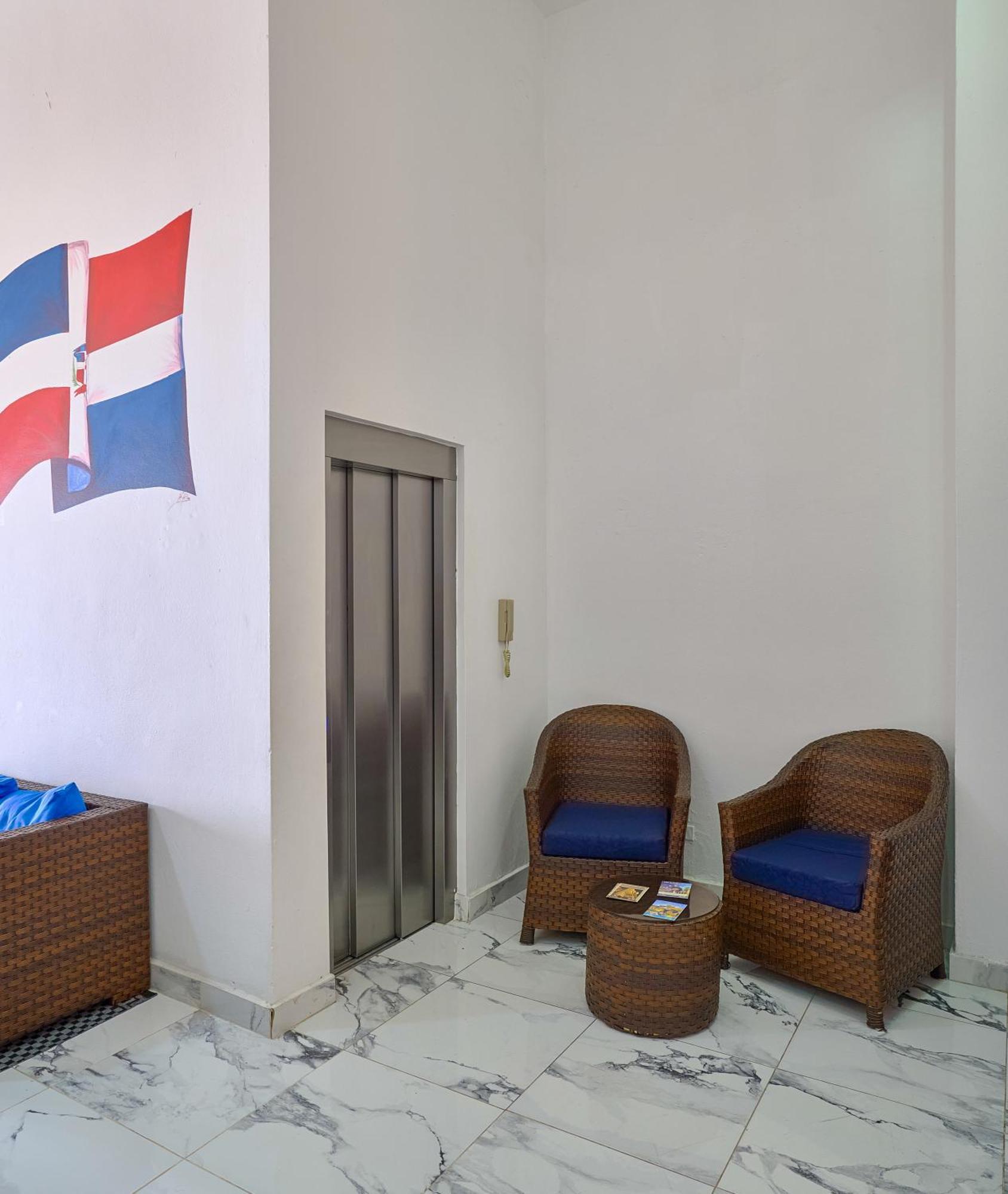 Hotel Libertad At Historic Main Street Санто-Доминго Экстерьер фото