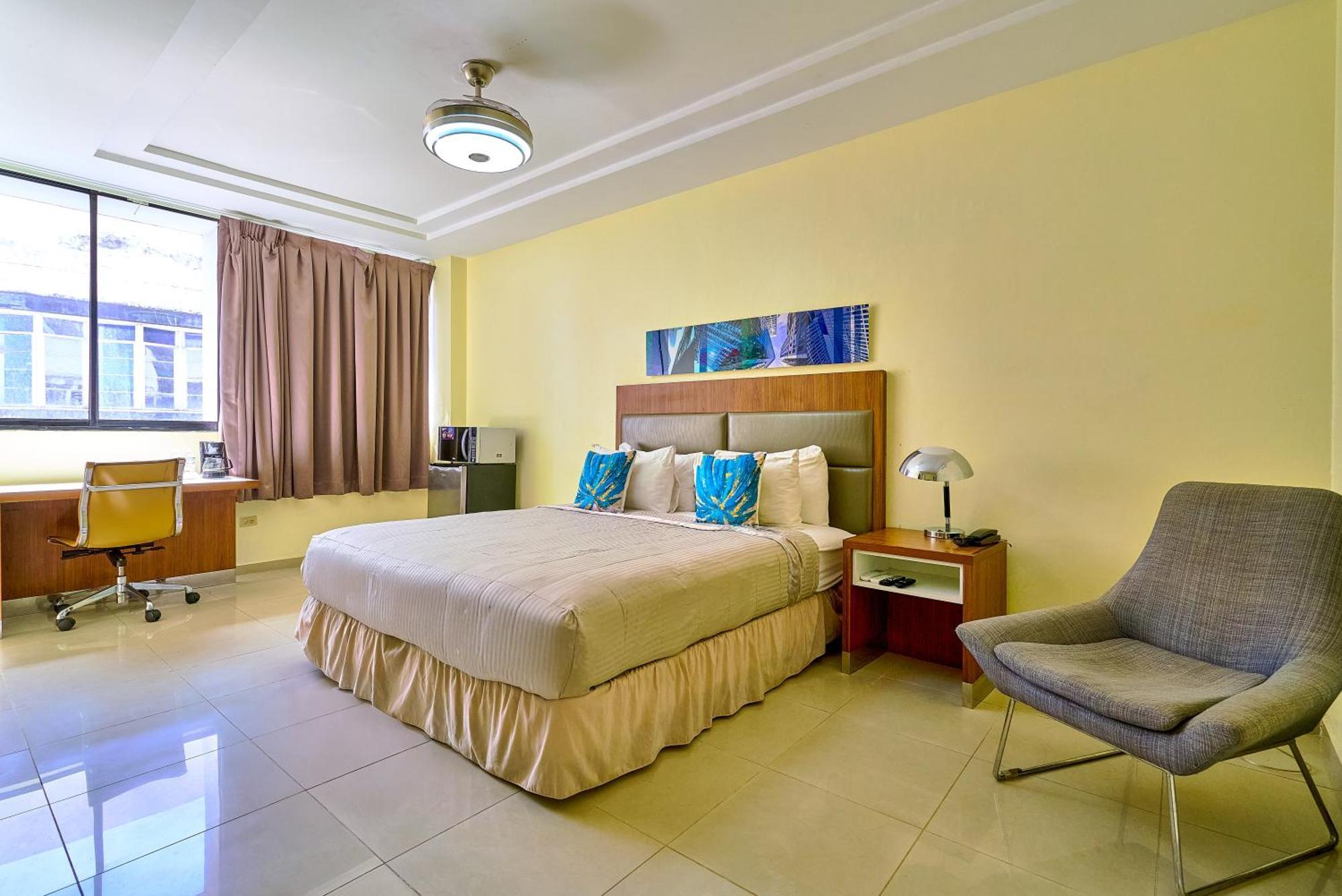 Hotel Libertad At Historic Main Street Санто-Доминго Экстерьер фото